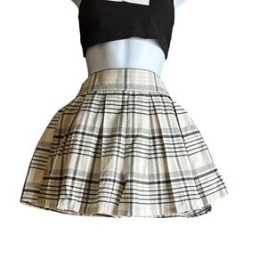 a.new day woman’s plaid preppy schoolgirl skort skirt SZ xs